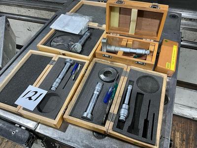 Overview picture of 3-point micrometer (5x)